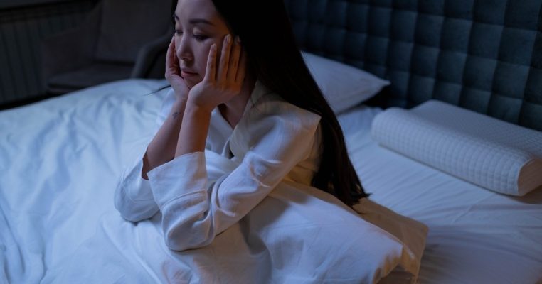 Mất Ngủ Nhanh Già: Ngủ Ngon Mỗi Đêm Để Trẻ Lâu Hơn Bạn Nghĩ!