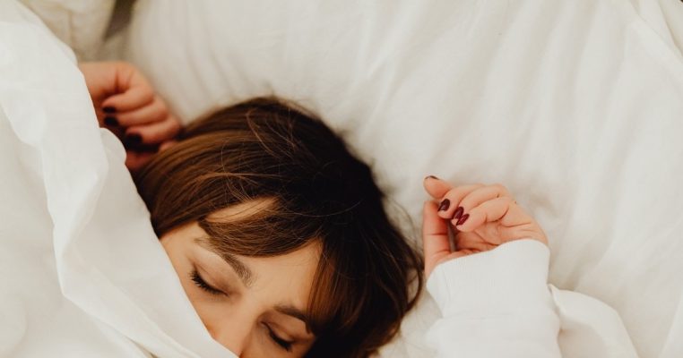 Ngủ Nhiều Có Tăng Tuổi Thọ Không? Giải Mã Góc Nhìn Khoa Học