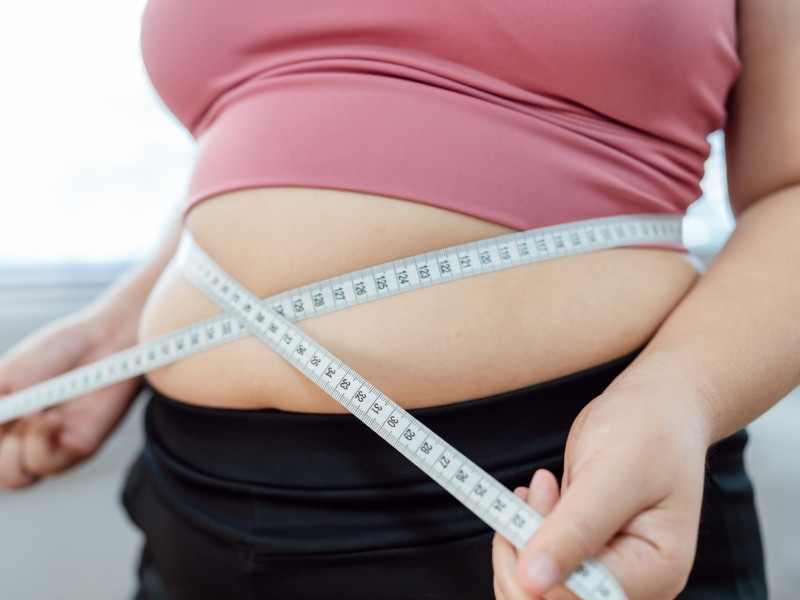 Phụ nữ trung niên dễ tăng cân do estrogen giảm