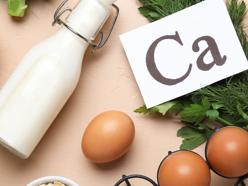 Loãng xương không đặc hiệu có thể đến từ chế độ dinh dưỡng thiếu canxi