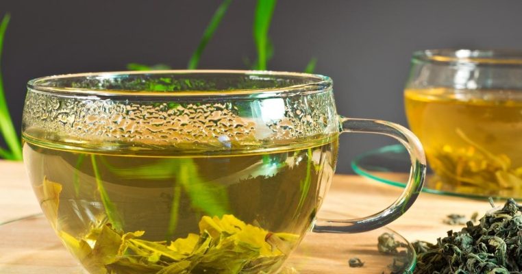 Uống trà xanh sống thọ: Bí mật từ thói quen mỗi ngày