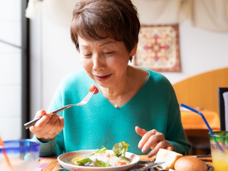Ăn lành sống khỏe giúp hỗ trợ hệ miễn dịch, kiểm soát cân nặng và giảm nguy cơ mắc các bệnh mạn tính