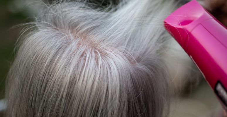 Nguyên nhân bạc tóc sớm: Giải mã từ gốc và cách khắc phục hiệu quả